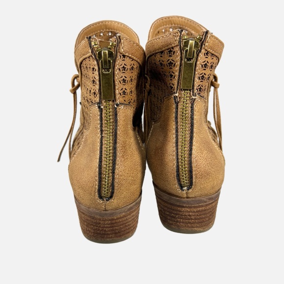 Very G Mata Vegab Suede Tan Tassle Back Zip Laser Cut Short Boots Womens size 9 - Picture 12 of 13